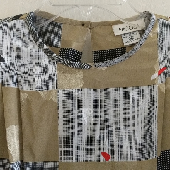 Nicola classy, size 10 blouse. - Picture 2 of 7